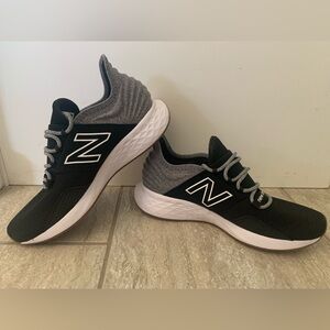 New Balance Roav Size 8.5 - Never Worn